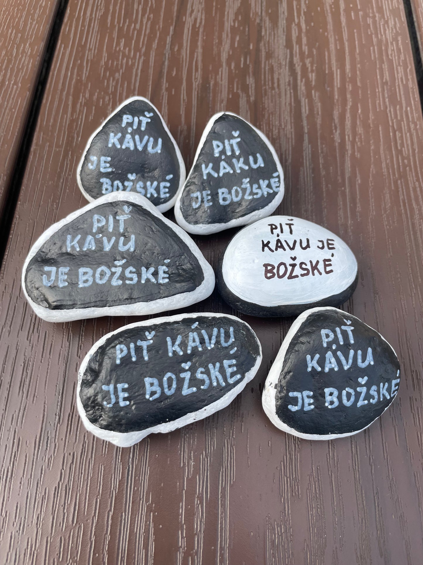 Kamienky s nápisom