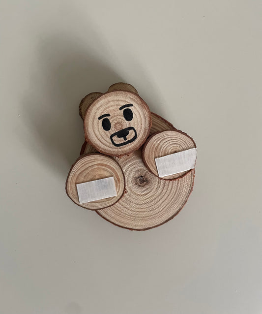 Medveď magnetka na chladničku
